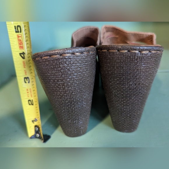 Born Slip On Rainbow Wedges, Sandals, Size 9 - Picture 6 of 7